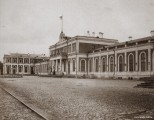 Старинное здание Московского вокзала. Вид с привокзальной площади. Фото А.О. Карелина