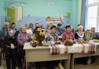 Члены клуба ''Гордеевская сударушка'' – участники часа фольклора ''Мы за чаем не скучаем''. 18 октября 2022 года
