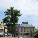 Вид на ул. Стрелка, здание Нижегородской ГИБДД и собор Александра Невского с пло