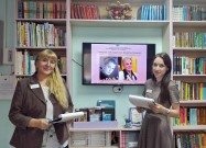 ''Актриса на все времена''. Библиотекари Елена Данилова и Надежда Степанова открывают встречу-портрет, посвященную Элине Быстрицкой. Библиотека им. Н.Г. Чернышевского. 18 апреля 2023 года