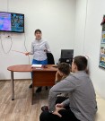 ''Арт-терапия в технике граттаж''. Встречу по Пушкинской карте проводит библиотекарь Любовь Захарова. Библиотека им. К. Симонова. 18 декабря 2023 года