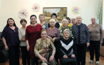 ''Ходит песенка по кругу''. Фото на память. ГБУ КЦСОН Нижегородского района города Нижнего Новгорода. 17 ноября 2023 года