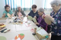 ''Праздник праздников''. Галина Алексеевна Федина представляет этапы изготовления ''пасхальной корзинки''. Библиотека им. А.Н. Островского. 19 апреля 2023 года