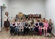 ''В ожидании Нового года…'' МБДОУ детский сад № 185, старшая группа. Библиотека им. К. Симонова. Декабрь 2023 года