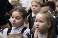 ''История с продолжением''. Юные зрители искренне сопереживают героям спектакля. ЦРДБ им. А. Пешкова. 20 марта 2025 года