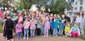 ''Чебурашка собирает друзей''. Общее фото на память. ЦРДБ им. А. Пешкова. 27 августа 2025 года