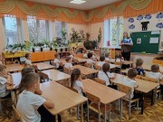 ''К Дню народного единства''. Ребята слушают рассказ библиотекаря об истории праздника. Детский сад № 6. 23 октября 2025 года