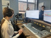 В гостях у ''Радио Рандеву''. Учащиеся школы № 121 в студии первой FM-радиостанции Нижнего Новгорода. Март 2025 года