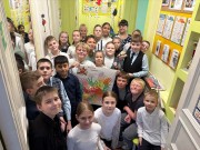 ''Хроника войны глазами детей''. Ребята демонстрируют результаты своей работы. Библиотека им. В. Дубинина. 6 мая 2026 года
