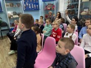 Космическая одиссея ''Ключ на старт!'' Участники отвечают на вопросы ''Космической викторины''. Библиотека им. В. Дубинина. 10 апреля 2026 года