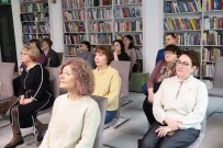 ''Мемориальные места писателя Е.Н. Чирикова в картинах Нины и Александра Куликовских''. Аудитория внимательно слушает выступающего. ЦРБ им. Ф.М. Достоевского. 18 января 2026 года