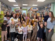 ''Масленичные забавы: от понедельника до воскресенья''. Коллективное фото участников праздника. Библиотека им. В. Дубинина. 22 февраля 2026 года