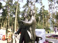 22 августа. По Нижегородчине. Памятник Горькому и Шаляпину на Моховых Горах. Автор Елена Шарова