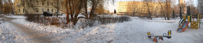 14 февраля. Мусор в сквере ''Мать и дитя'' убран - с помощью Фотошопа, увы. Автор Татьяна Шепелева