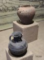 Кувшин чернолощеный, XVII-XVIII века. Горшок белый, города Верхней Волги, XVII-XVIII века. Фото Татьяны Шепелевой. 24 сентября 2014 года
