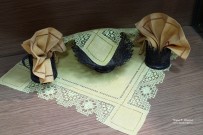 Экспонаты выставочного зала ''Нижегородский гипюр''. ЗАО ''Гипюр'', г. Чкаловск Нижегородской области. Фото Татьяны Шепелевой. 25 сентября 2015 года