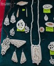 Женские украшения. Кость, резьба. Поселок Варнавино Нижегородской области. Фото Татьяны Шепелевой. Май 2015 года
