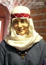 Головной убор: плат, очелье, рясны с колтами на концах; ожерелье с лунницей и стеклянными бусинами Головной убор: плат, очелье, рясны с колтами на концах; ожерелье с лунницей и стеклянными бусинами