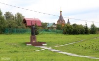 Памятник князю Владимиру и храм в его честь. Деревня Сартаково, Богородский район Нижегородской области. Фото Татьяны Шепелевой. 27 августа 2014 года