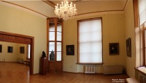 Один из залов художественного музея - бывшая спальня с  перегородкой (справа), опускавшейся на ночь. Нижний Новгород. Дом Д.В. Сироткина. Июнь 2015 года. Фото Татьяны Шепелевой