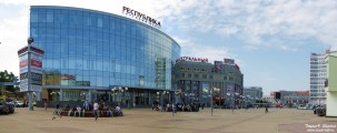 Площадь Революции: ТЦ ''Республика'', Центральный универмаг, здание метрополитена