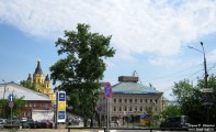 Вид на ул. Стрелка, здание Нижегородской ГИБДД и собор Александра Невского с площади Ленина Вид на ул. Стрелка, здание Нижегородской ГИБДД и собор Александра Невского с площади Ленина