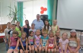 ''Как стать художником''. Иван Николаевич Ворожейкин со своими новыми учениками. Фото на память. ЦРБ им. Ф.М. Достоевского. 20 июня 2016 года