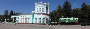 Тепловоз-памятник. Станция ''Родина'' Детской железной дороги и новый памятник - тепловоз ТУ2-233. Нижний Новгород. 30 июня 2014 года. Фото Галины Яковлевой