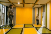 Музей занимательных наук ''Кварки''. В комнате карликов и великанов. Эффект оптической иллюзии. Фото любезно предоставлено руководством музея