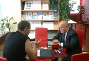 Владимир Алексеевич Цветков дает интервью Андрею Кузечкину.  14 июня 2014 года. Фото Татьяны Андриановой